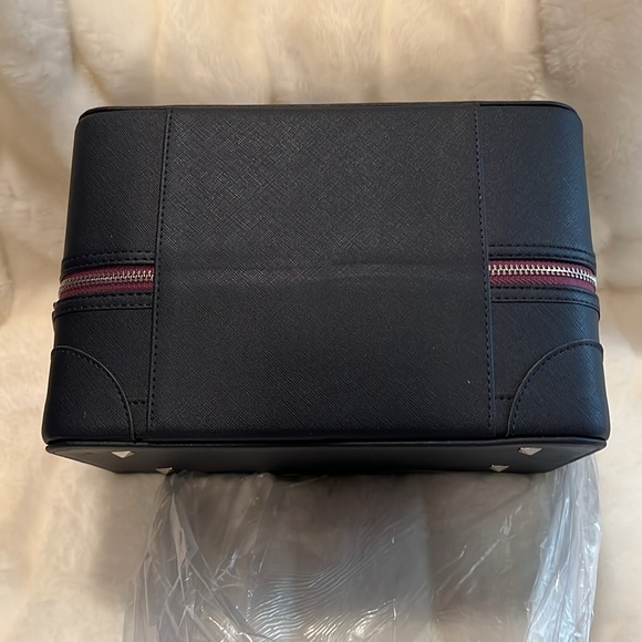 🤎🤎NWOT STUNNING 💜DOTERRA💜CARRY CASE. HOLD A TON OF OILS. - Picture 6 of 13